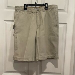 Columbia Tan Cargo Shorts Lightweight Design